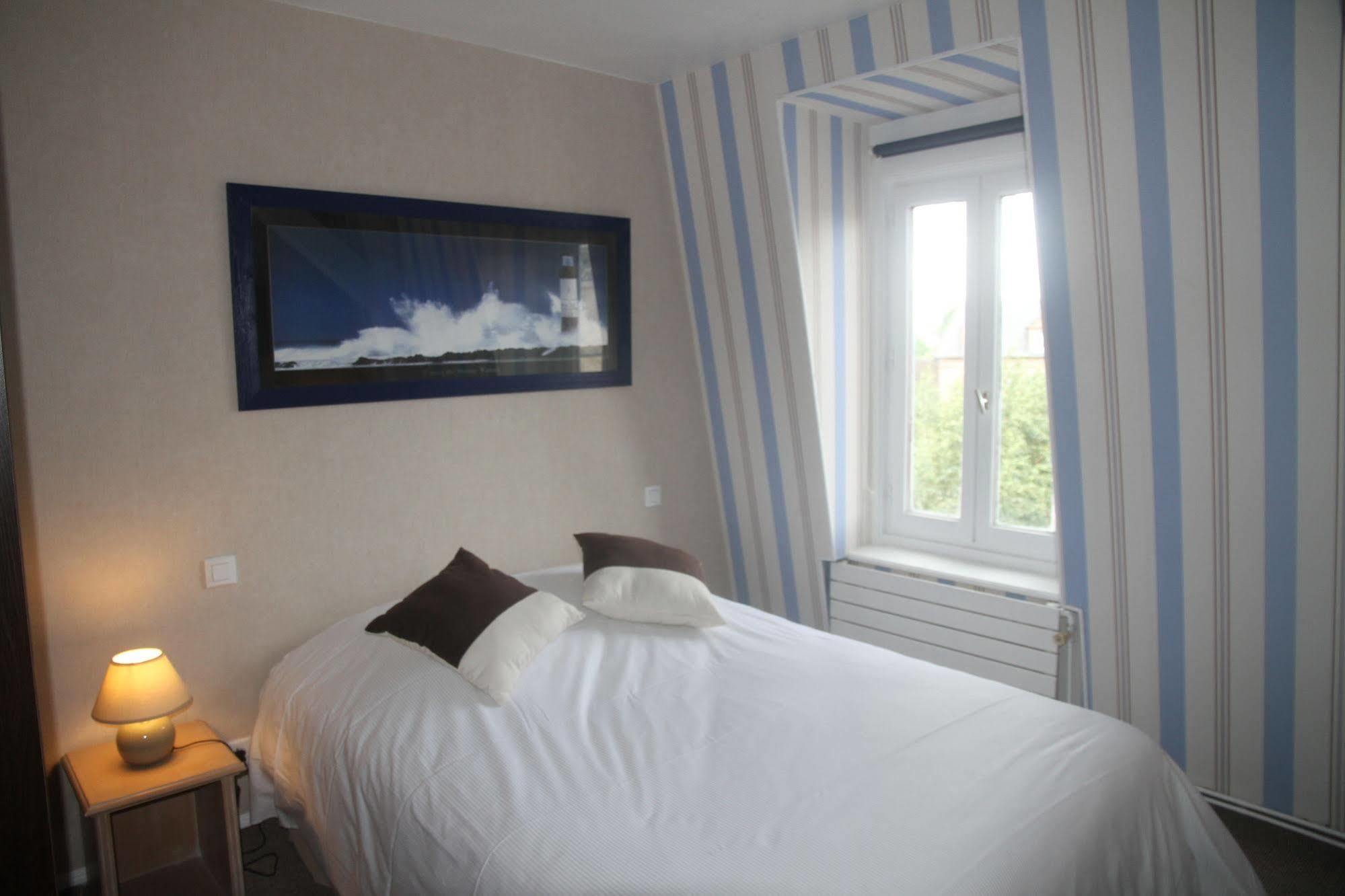 Hotel-Spa-Piscine Le Petit Castel Beuzeville-Honfleur ภายนอก รูปภาพ