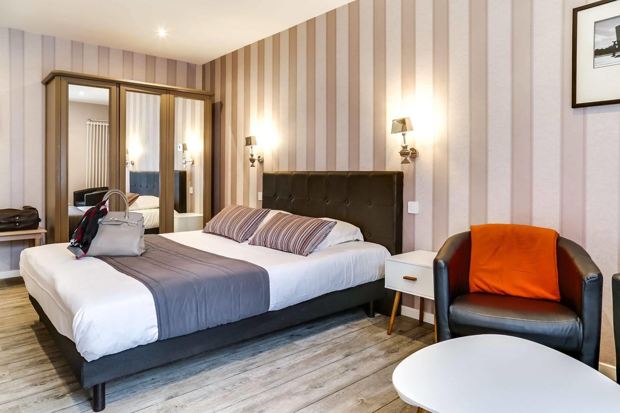 Hotel-Spa-Piscine Le Petit Castel Beuzeville-Honfleur ภายนอก รูปภาพ